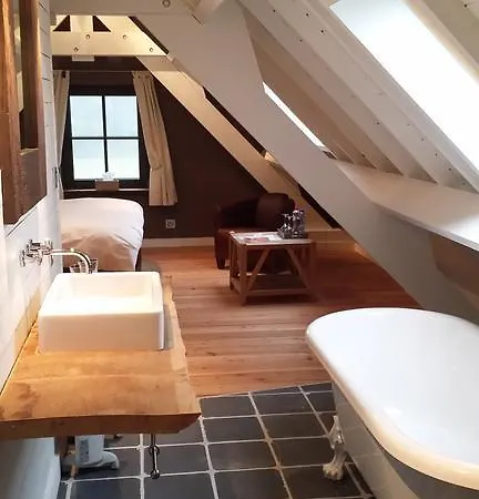 Le Briquemont Oda ve Kahvaltı Rochefort