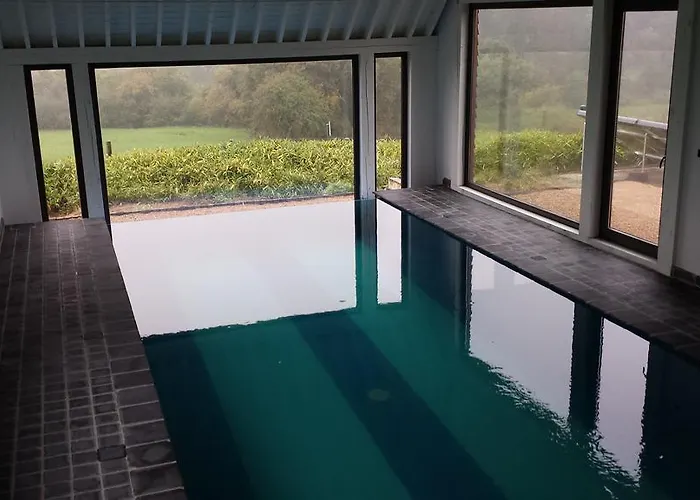 Le Briquemont לינה וארוחת בוקר 3*